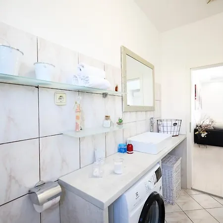 Heder アパート ザダル