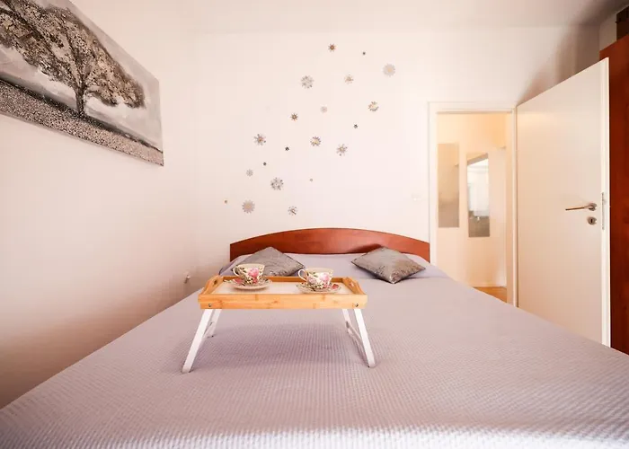 Apartment Heder *