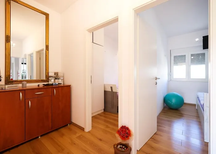 Apartment Heder