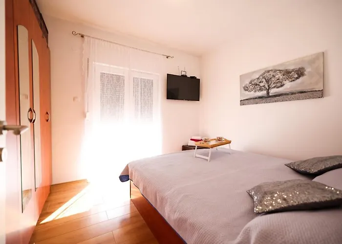 Apartment Heder